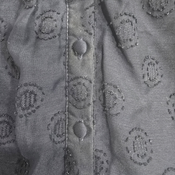 Isaac Mizrahi Deep Blue Blouse with Textured Design And Covered Buttons, Size 12 - Picture 4 of 6